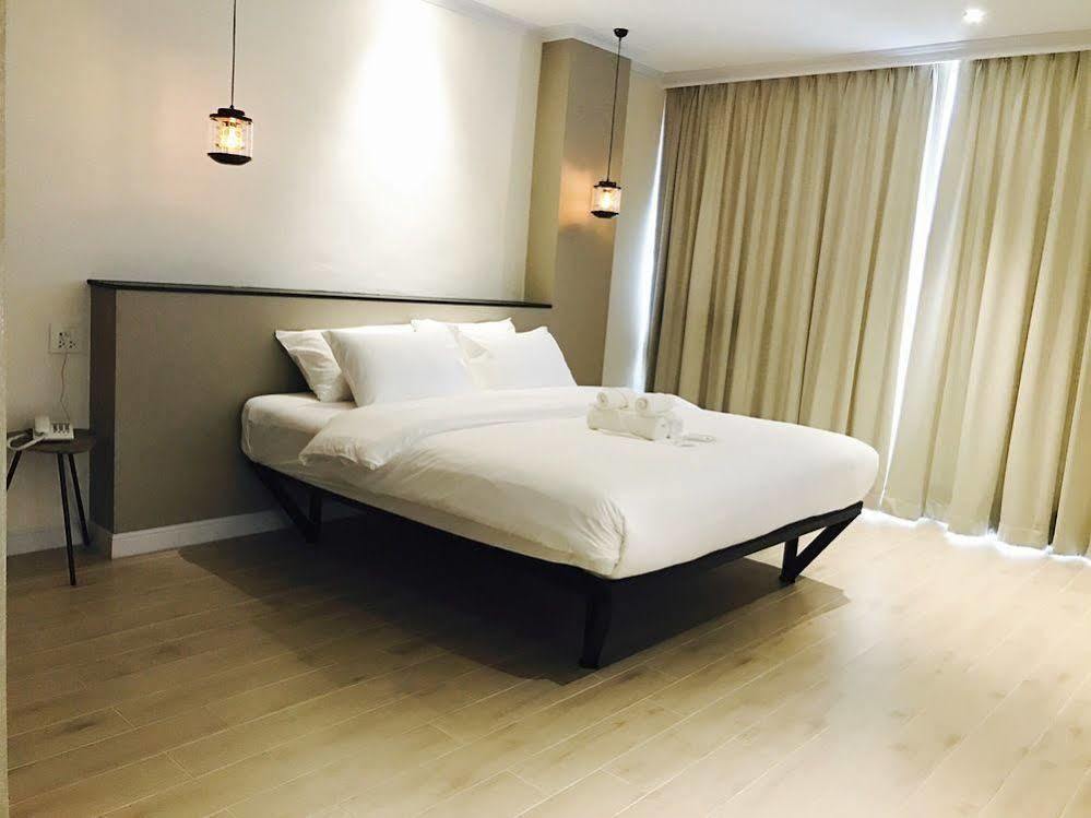 Hotel The Corner Hua Hin Esterno foto