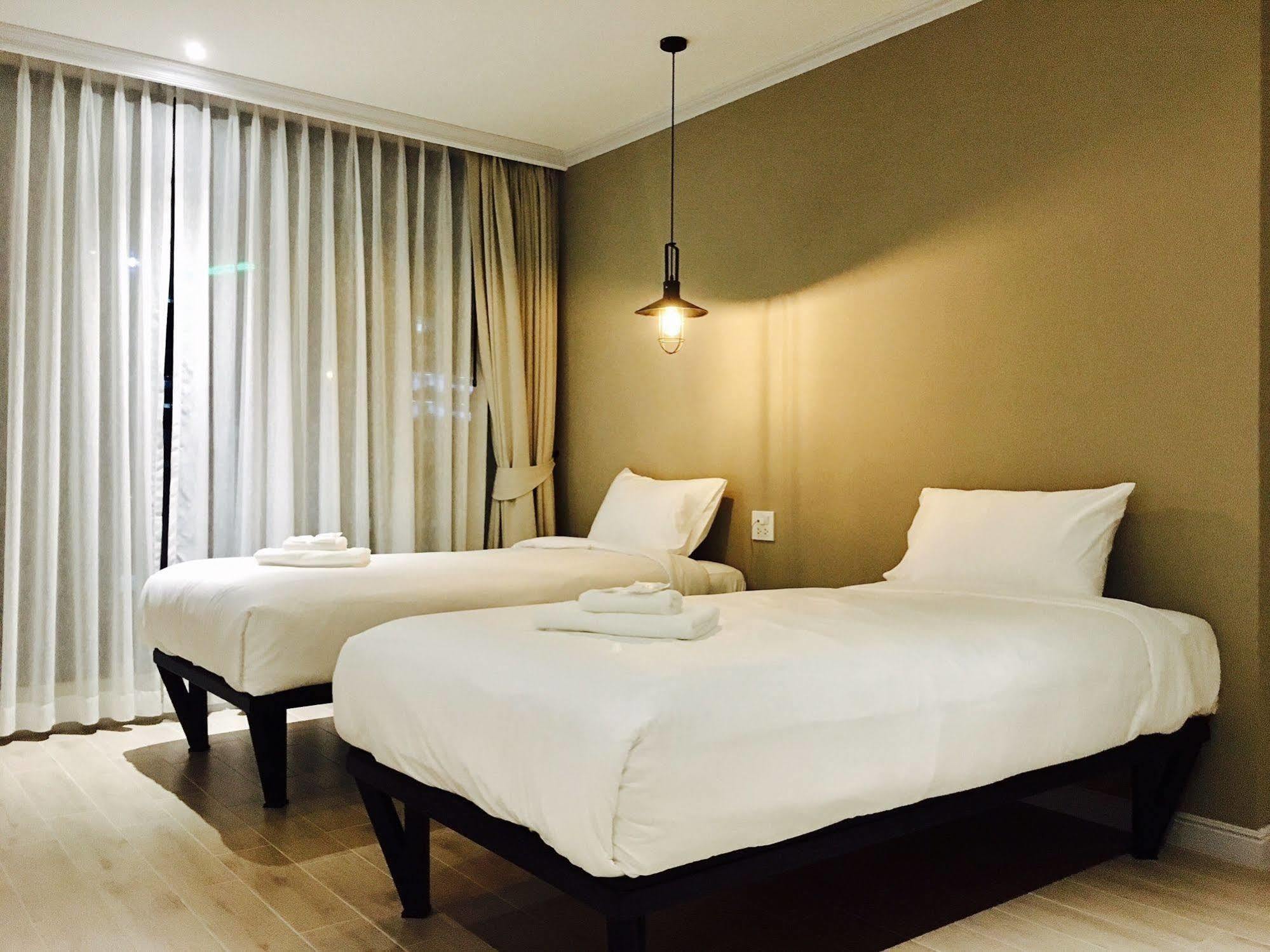 Hotel The Corner Hua Hin Esterno foto