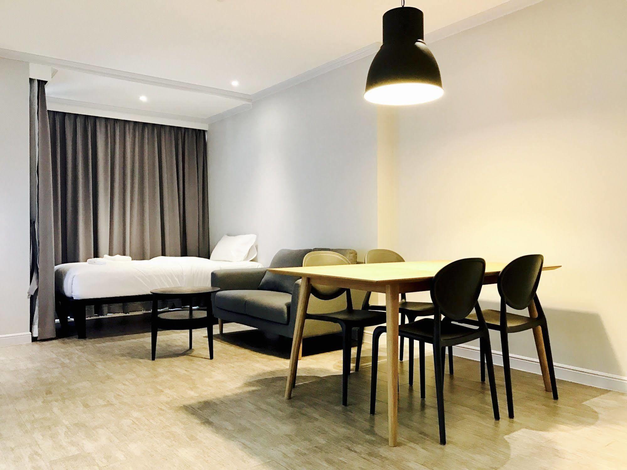 Hotel The Corner Hua Hin Esterno foto